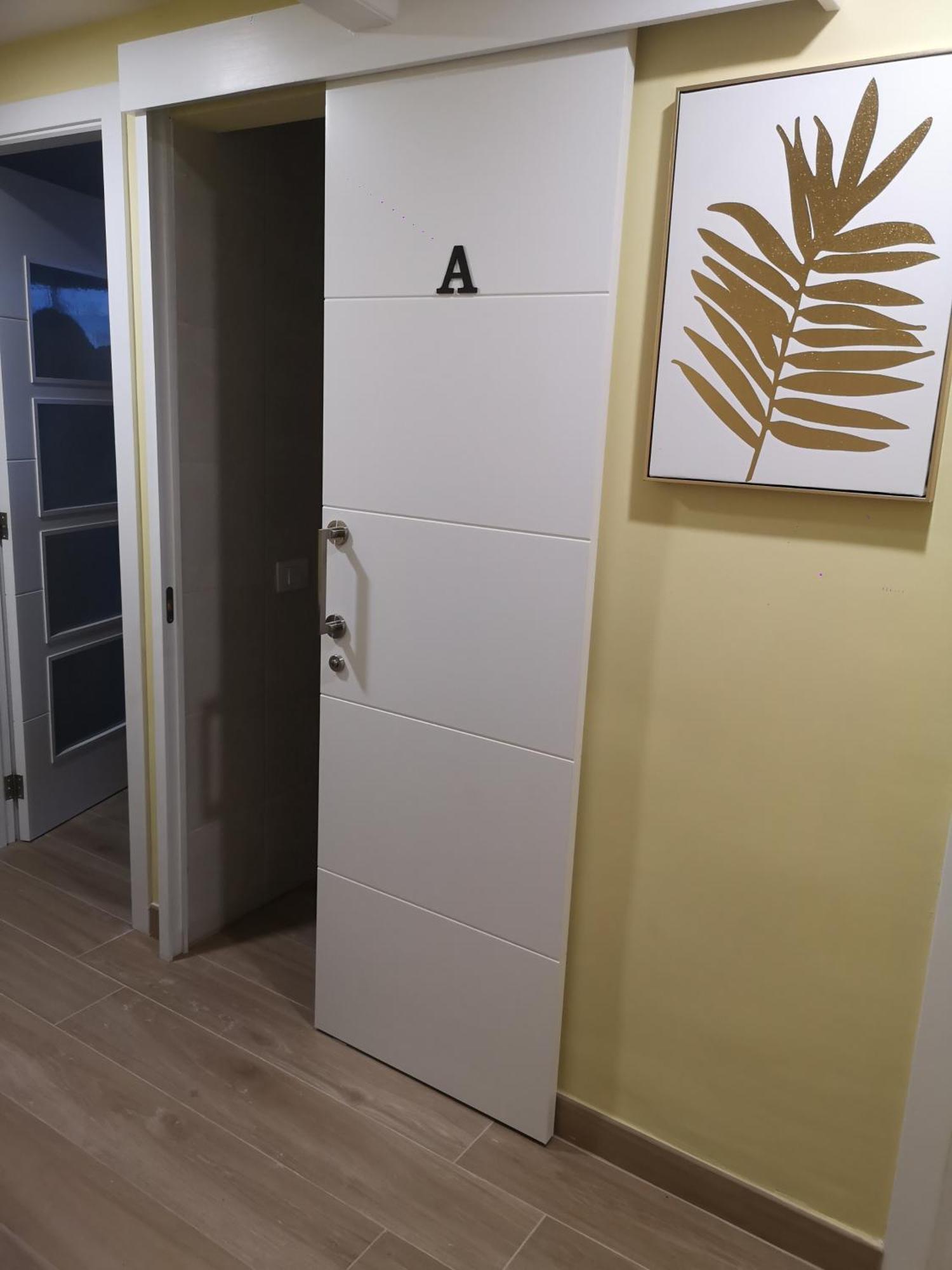 Hostal Mari En La Laguna, Alquiler Habitacion Privada En Hostal, 6 Habitaciones Cerca De La Universidad Y Aeropuerto Norte, 3 Banos Compartidos San Cristóbal de La Laguna Exterior foto